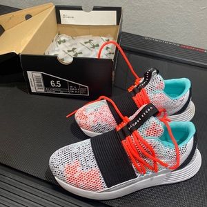 Under armour breathe lace